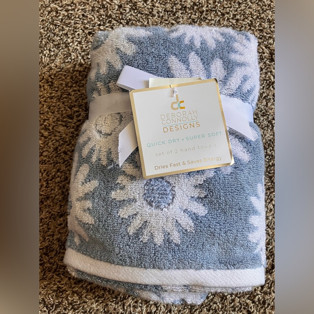Set of 2 Daisy hand towels